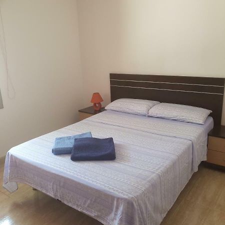 Apartamento Kristina Apartment Салоу Екстериор снимка