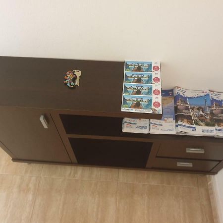 Apartamento Kristina Apartment Салоу Екстериор снимка