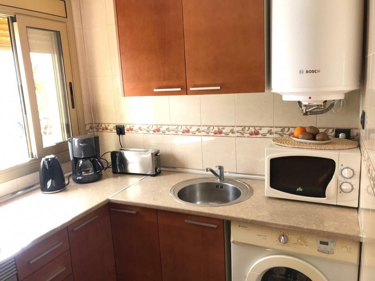 Apartamento Kristina Apartment Салоу Екстериор снимка