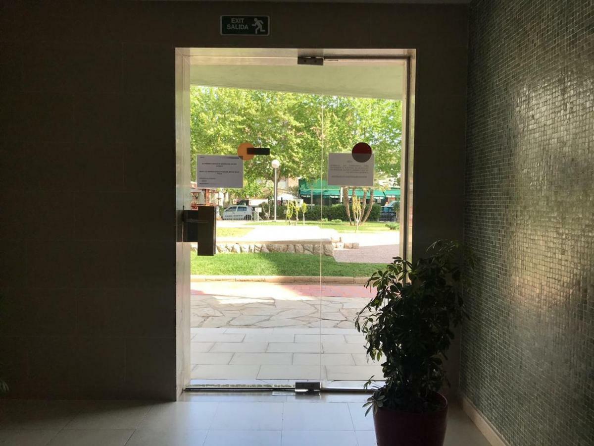 Apartamento Kristina Apartment Салоу Екстериор снимка