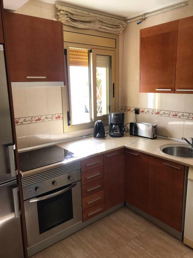 Apartamento Kristina Apartment Салоу Екстериор снимка
