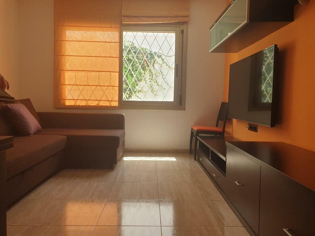 Apartamento Kristina Apartment Салоу Екстериор снимка