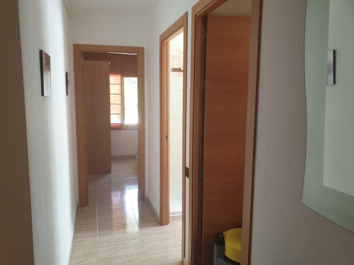 Apartamento Kristina Apartment Салоу Екстериор снимка