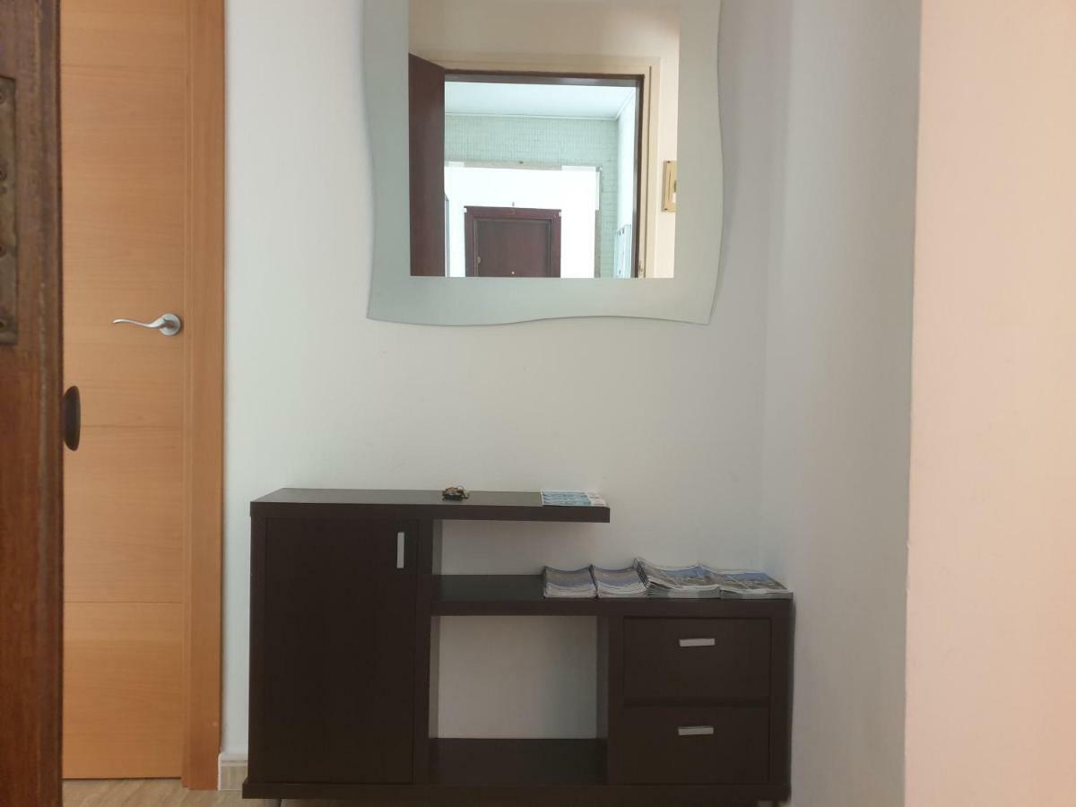 Apartamento Kristina Apartment Салоу Екстериор снимка