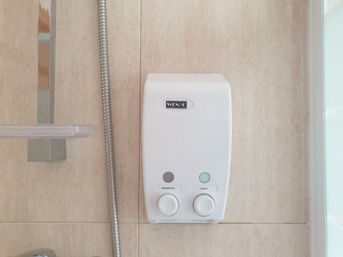 Apartamento Kristina Apartment Салоу Екстериор снимка