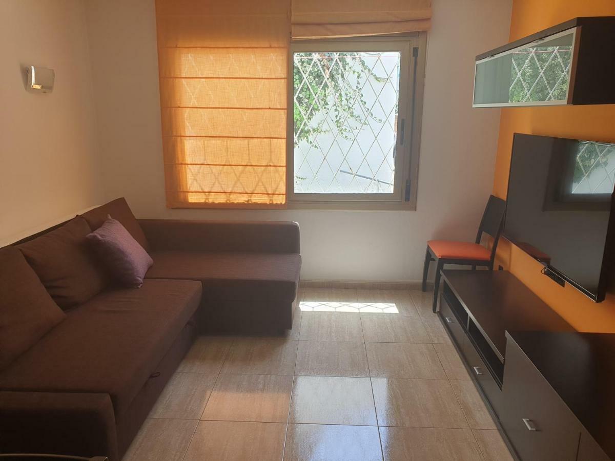 Apartamento Kristina Apartment Салоу Екстериор снимка